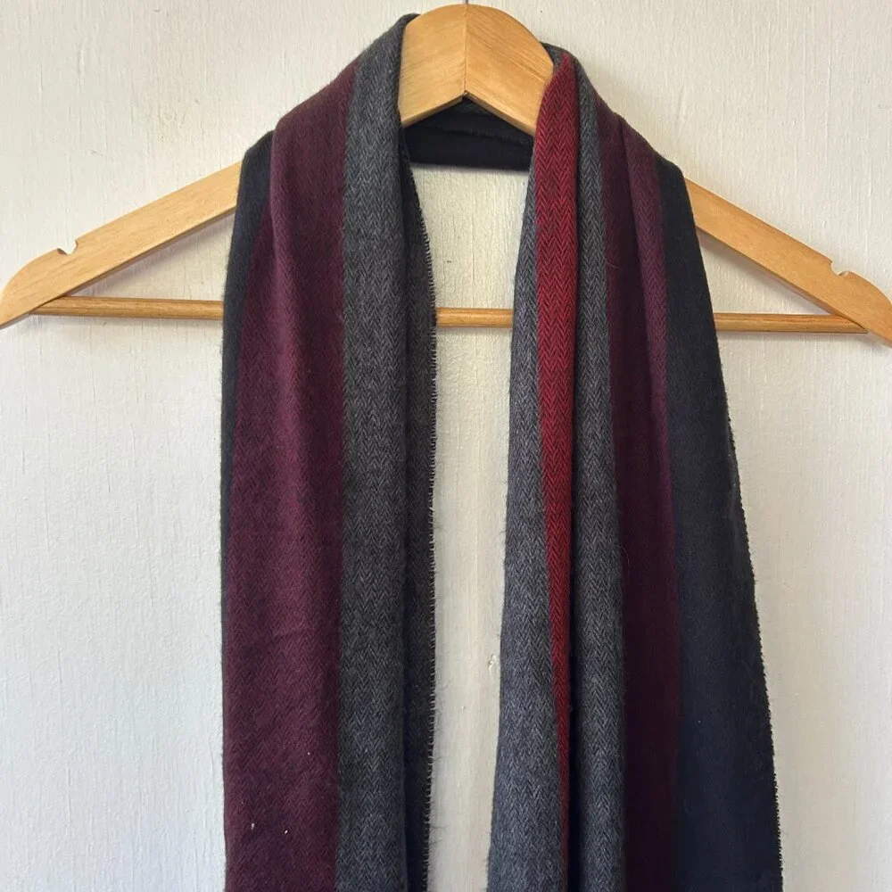 Cashme Scarf Made in Italy Gray Maroon Striped‎ NWT Cozy